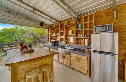 Dripping Springs House | El Nopal | Pet-Friendly Tipi + Pool Access
