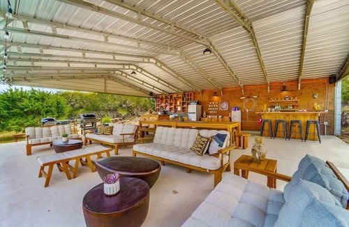 Dripping Springs House | El Nopal | Pet-Friendly Tipi + Pool Access
