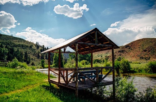 Glendevey Other | El Rancho Pequeno, family-friendly premier fly fishing in Wyoming.