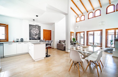 Caserio Los Tarquinos Villa | El Valle Golf Resort- Private Pool- Bbq- Parking