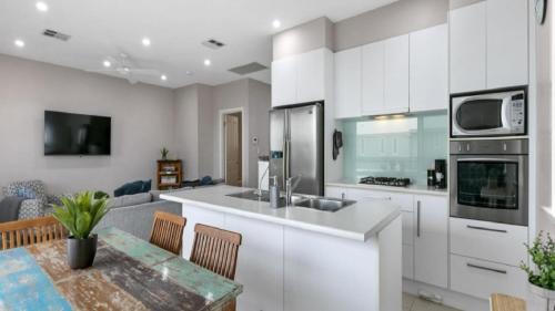 Moana House | Elandra Beach House by Wine Coast Holiday Rentals