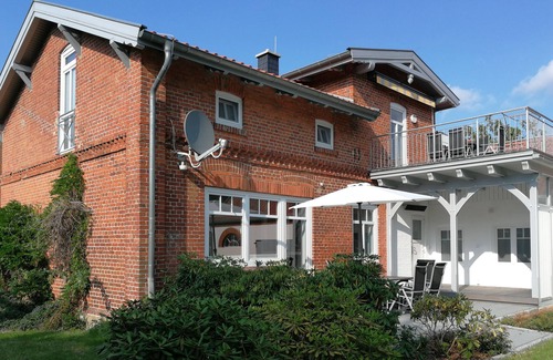 Amt Neuhaus House | Elbtalauen, comfortable 4* vacation home with 2 separate apartments of 100 m² each