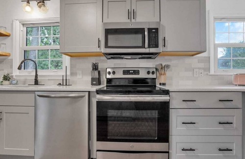 Westerville House | Electric Ave. - 3 BDR and Hot Tub