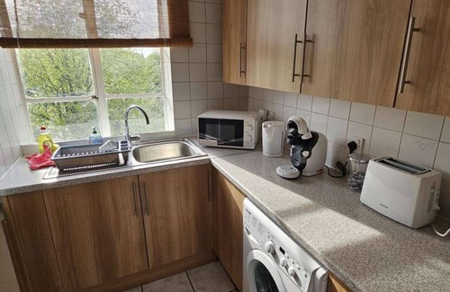 Kilburn Apartment | Elegant 1-Bed Flat Sleeps 5 NW6 Jubilee, Bakerloo & Overground Lines