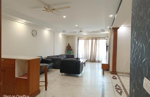 New Delhi House | Elegant 1 BR set in Connaught Place