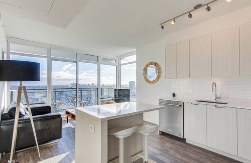 Burnaby Apartment | Elegant 1BR Apt with Skyline Views near Metropolis
