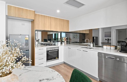 Adelaide Central Business District Apartment | Elegant 1BR CBD Apt "Walkable&Wi-Fi&Attractions"