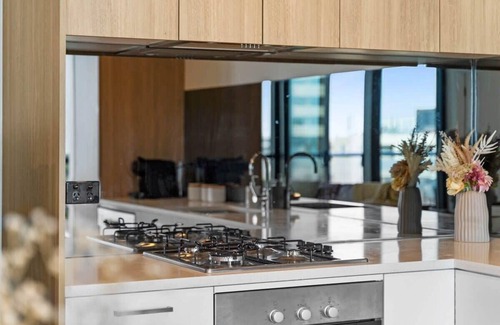 Adelaide Central Business District Apartment | Elegant 1BR CBD Apt "Walkable&Wi-Fi&Attractions"