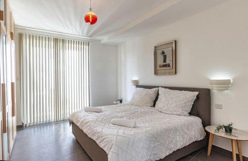 Swieqi Apartment | Elegant 2BR Apartment close to Beach and Paceville