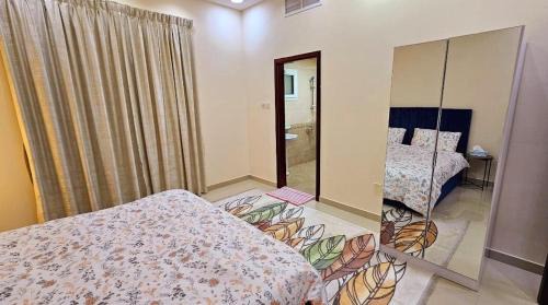 Al Khan Apartment | Elegant 5-bedroom Apartment near Al-Khan Beach