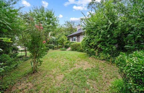 Arlington House | Elegant 5-Bedroom Retreat: Prime Location, Minutes from DC & Top Attractions