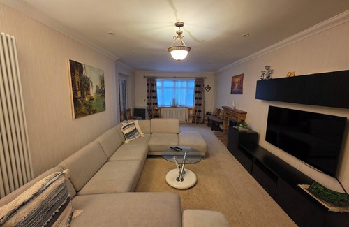 Chigwell House | Elegant 5BDR Executive Home, Chigwell