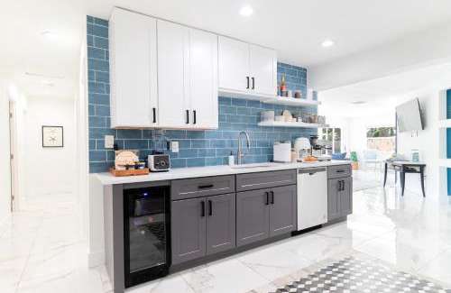 Southwest House | Elegant 5BR West Palm Beach Home Near Beach
