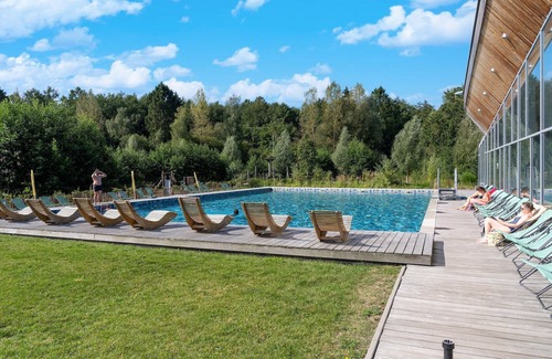 Maubray Villa | Elegant 6-Person Mansion