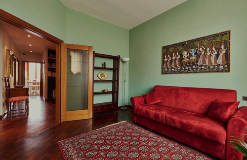 Isolotto Apartment | Elegant and bright apartment with private parking