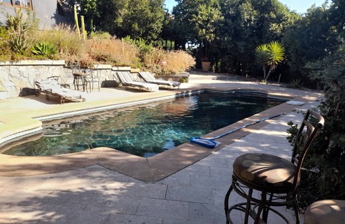 Quintero House | Elegant and peaceful 3-bedroom house in Mantagua with stunning views and pool