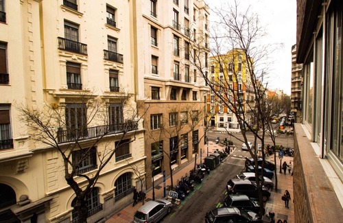 Milla de Oro Apartment | Elegant apartment for 4 situated in the best area of the district of Salamanca