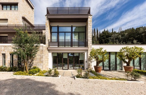 Perugia Apartment | Elegant apartment for two people, arranged on two levels and equipped with all comforts including a balcony and shower with chromotherapy. The apartment is located in a modern condominium complex with a shared swimming pool, which enjoys a pleasant view.