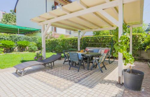 Borgo Trento Apartment | Elegant Apartment: [Free Netflix, Wi-Fi & Parking]