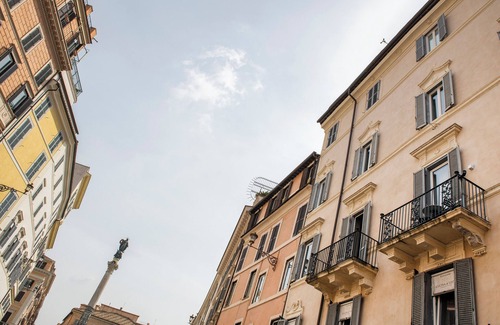 Rione IV Campo Marzio Apartment | Elegant apartment in central Rome with small balcony overlooking Spanish Steps