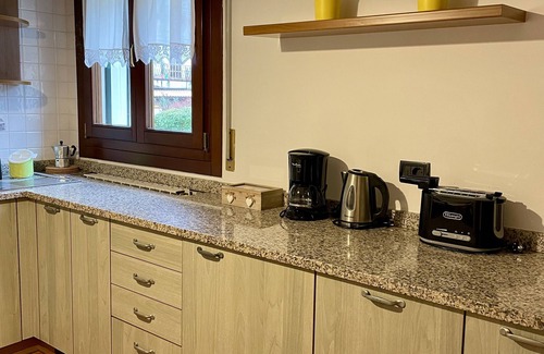 Favaro Veneto Apartment | Elegant apartment with garden and parking spot, close to Airport and Venice