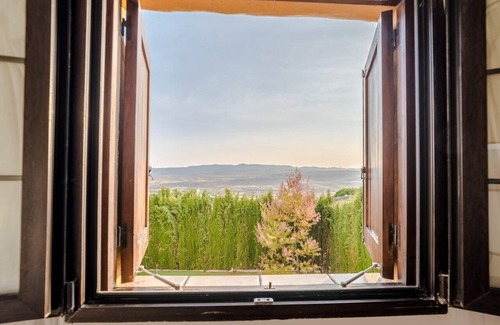 Padul Apartment | Elegant apartment with wonderful views next to Granada