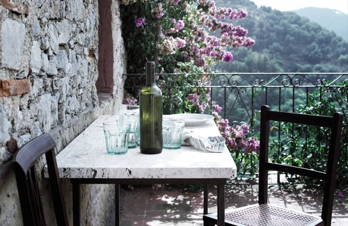 Camaiore House | Elegant artistic house