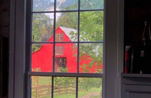 Washington House | Elegant Barn king bed near crater of diamonds
