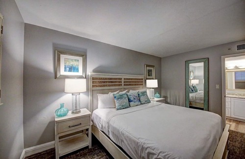 Captiva Hotel | Elegant Beachfront Room w/Gulf Coast Nature Experiences & Family Adventures