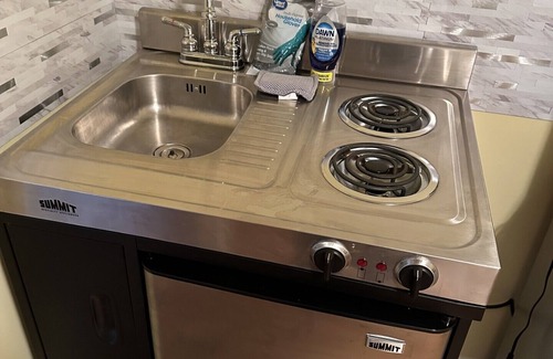Lookout Valley Neighborhood Association Apartment | Elegant & Cozy Suite Minutes from Downtown Chattanooga Large Yard, Dog Friendly!
