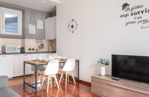 Navigli Apartment | Elegant Deluxe Apartment in Navigli Area