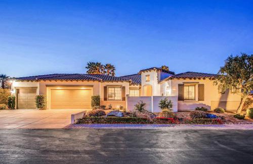 Indio House | Elegant Desert Oasis near Coachella & Palm Springs