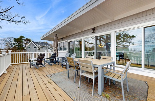 Rye House | Elegant getaway with lovely deck, ocean & sunrise views, foosball & washer/dryer
