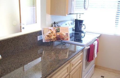 Saratoga House | Elegant Guest House Suite with City Views – Pet Friendly & Private