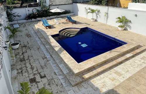 Crespo House | Elegant house with outdoor pool