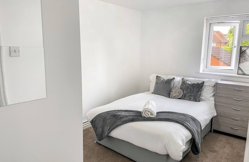 Fenny Stratford House | Elegant home for your relaxation