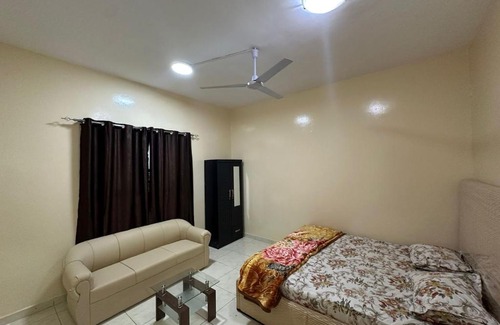 Ajman House | Elegant Master Suite with Luxurious Compfort