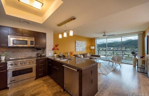 Waikiki Apartment | Elegant, modern condo in Waikiki