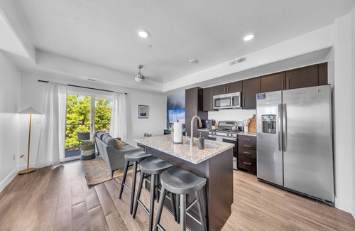 Rio Grande Apartment | Elegant & Modern! Near Downtown with Discounts!