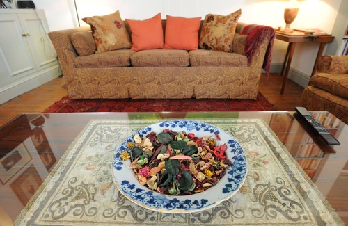 Holborn and Covent Garden Apartment | Elegant Neal Street Flat