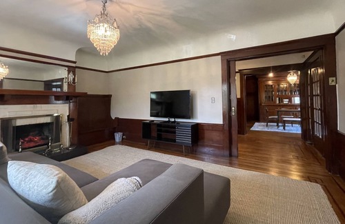 North Berkeley House | Elegant North Berkeley Home Prime Location!