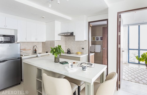 Lahug Apartment | Elegant One-Bedroom Haven with Multiple Views at Cebu IT Park