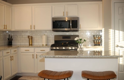 Dallas House | Elegant & Renovated Family Space-King Size Bed