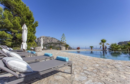 Sant Joan de Labritja Villa | Elegant Restored Mallorca Farmhouse I Surrounded By Olive Groves And Almond.