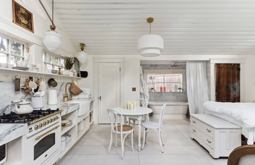 Highline Cottage | Elegant & Romantic Farmhouse - Sunlight!