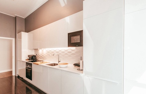 Santa Isabel Apartment | Elegant & Sophisticated Campo Ourique by GT House