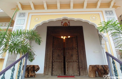 Rambagh House | Elegant Spacious Room near WTP