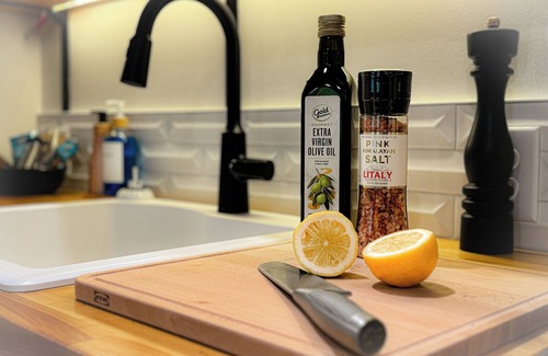 High Springs Apartment | Elegant Studio, 5 Min Walk to Main Street’s Antique Shops & Restaurants!