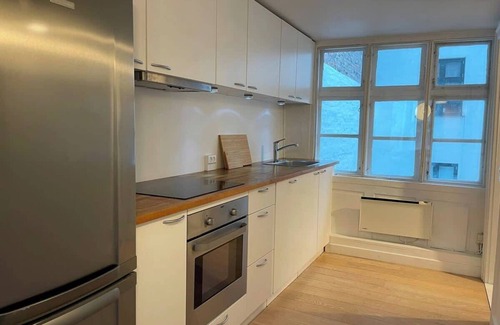 Indre By Apartment | Elegant Townhouse - Steps from Amalienborg