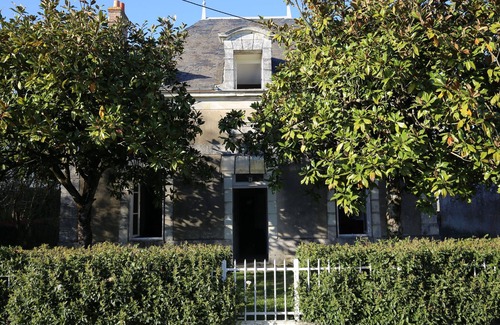 Rille House | Elegant Traditional Merchant's House, With 4br Sleeps 10 Near The Loire Chateaux